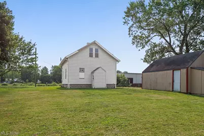 3857 Violand Street, Louisville, OH 44641 - Photo 3