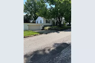 41 8th Street, Barberton, OH 44203 - Photo 3