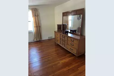 41 8th Street, Barberton, OH 44203 - Photo 13