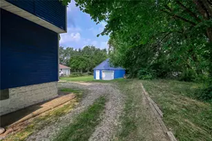 324 Eastland Ave, Akron, OH 44305 - Photo 39