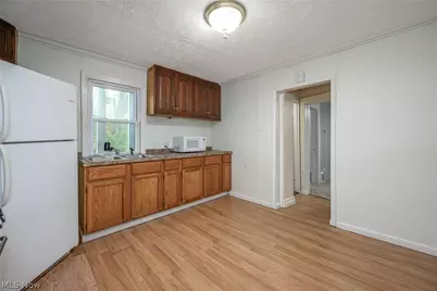 324 Eastland Avenue, Akron, OH 44305 - Photo 5