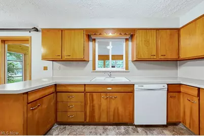 1812 Skyline Drive, Lorain, OH 44053 - Photo 17