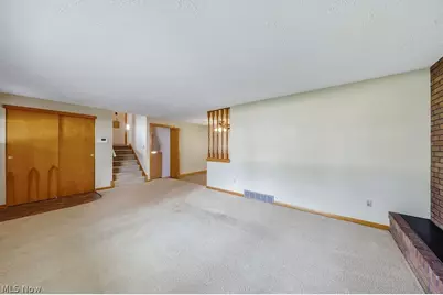1812 Skyline Drive, Lorain, OH 44053 - Photo 9
