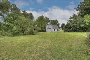 33901 Eddy Rd, Willoughby Hills, OH 44094 - Photo 5
