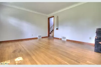 33901 Eddy Road, Willoughby Hills, OH 44094 - Photo 9