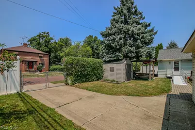 17602 Brazil Road, Loveland, OH 44119 - Photo 27