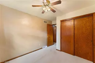 1827 Brockton Dr, Austintown, OH 44511 - Photo 19