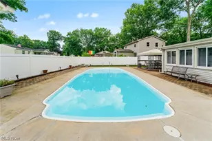 1827 Brockton Dr, Austintown, OH 44511 - Photo 7