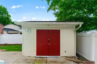 1827 Brockton Drive, Austintown, OH 44511 - Photo 9