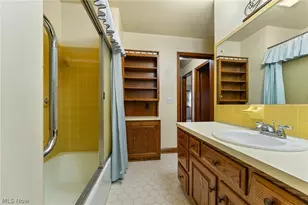 1827 Brockton Dr, Austintown, OH 44511 - Photo 25