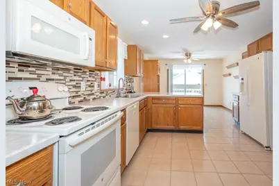 831 Auburn Hills Dr. #A, Boardman, OH 44512 - Photo 13