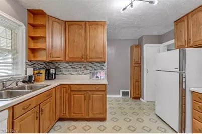 148 Brandtson Avenue, Elyria, OH 44035 - Photo 9