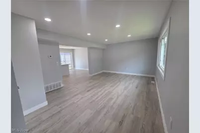 203 Paxton Road, Eastlake, OH 44095 - Photo 3