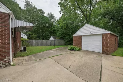 1320 19th Street NE, Canton, OH 44714 - Photo 27