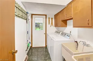 8402 Edgelake Oval, Northfield, OH 44067 - Photo 39