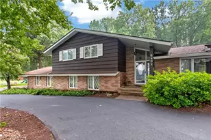 8402 Edgelake Oval, Northfield, OH 44067 - Photo 5