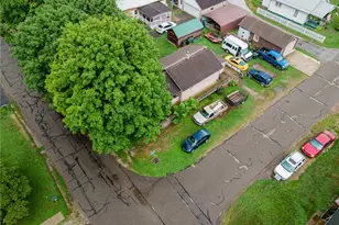 1203 Cemetery Dr, Coshocton, OH 43812 - Photo 9