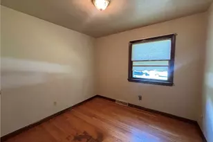 641 Matawan Dr, Campbell, OH 44405 - Photo 19