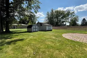 641 Matawan Dr, Campbell, OH 44405 - Photo 39