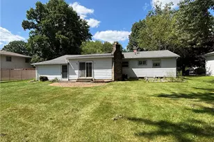 641 Matawan Dr, Campbell, OH 44405 - Photo 3