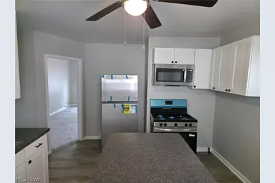 1810 Saint Elmo Avenue NE, Canton, OH 44705 - Photo 5