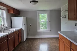 208 W Main St, New Concord, OH 43762 - Photo 5