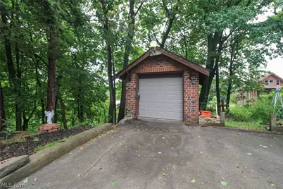 1719 Ohio Avenue, Youngstown, OH 44504 - Photo 33