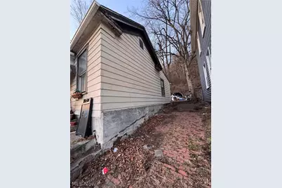 836 Main Street, Bridgeport, OH 43912 - Photo 3