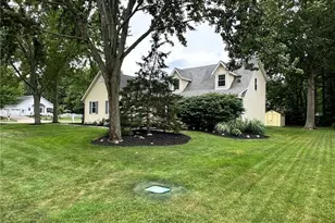 2462 Candlewood Dr, Avon, OH 44011 - Photo 3