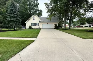2462 Candlewood Dr, Avon, OH 44011 - Photo 7