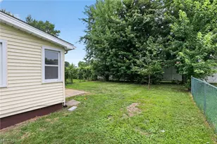 5605 Chagrin Dr, Mentor on the Lake, OH 44060 - Photo 29