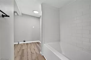 5605 Chagrin Dr, Mentor on the Lake, OH 44060 - Photo 23