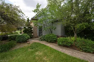 827 Mesa Verde Dr, Barberton, OH 44203 - Photo 5