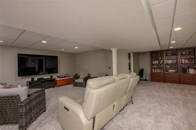 827 Mesa Verde Drive, Barberton, OH 44203 - Photo 37