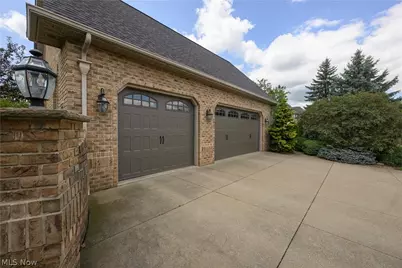 827 Mesa Verde Drive, Barberton, OH 44203 - Photo 3