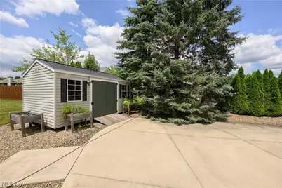 827 Mesa Verde Drive, Barberton, OH 44203 - Photo 9