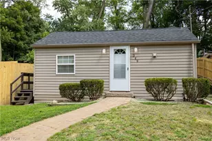 349 E Pace Ave, Akron, OH 44319 - Photo 1