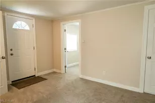 349 E Pace Ave, Akron, OH 44319 - Photo 3