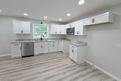 318 W 14th Street, Dover, OH 44622 - Photo 5