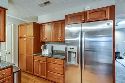 2510 Williamsburg Drive, Uniontown, OH 44685 - Photo 11