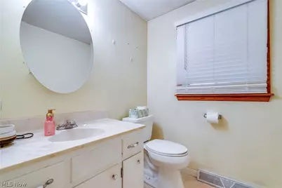 1402 Brookwood Drive, Mogadore, OH 44260 - Photo 15