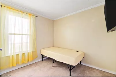 777 Montana Avenue, Akron, OH 44314 - Photo 9