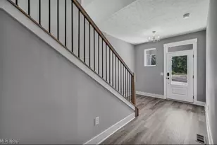2079 Glenmont Dr, Brunswick, OH 44212 - Photo 3