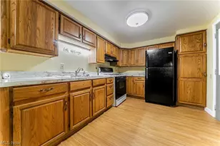 402 W 28th St, Lorain, OH 44055 - Photo 13