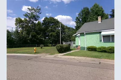 824 Grandview Avenue, Coshocton, OH 43812 - Photo 3