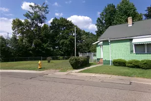 824 Grandview Ave, Coshocton, OH 43812 - Photo 3