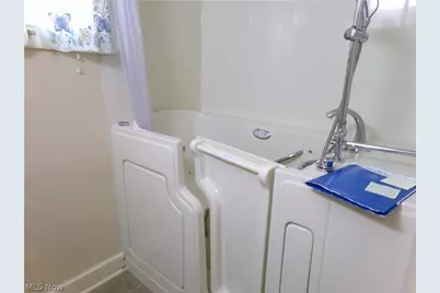 824 Grandview Avenue, Coshocton, OH 43812 - Photo 13