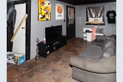 700 W 17th Street, Lorain, OH 44052 - Photo 7