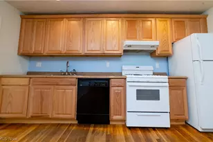 2598 W 10th St, Loveland, OH 44113 - Photo 7