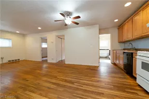 2598 W 10th St, Loveland, OH 44113 - Photo 9